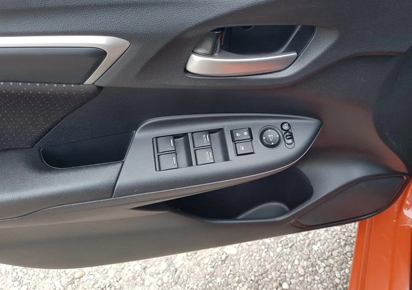 Honda Jazz cena 55900 przebieg: 92000, rok produkcji 2016 z Goleniów małe 704